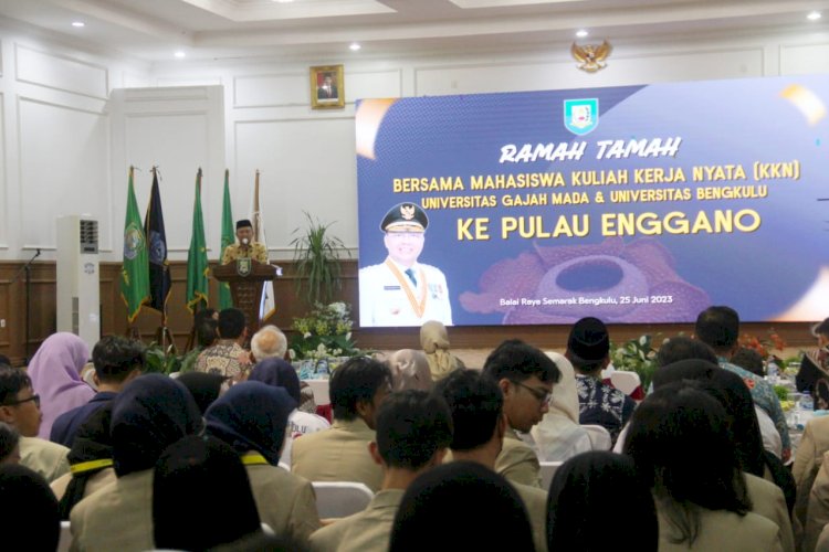 Mahasiswa UGM Dan UNIB KKN Di Pulau Enggano - RMOLBENGKULU.ID