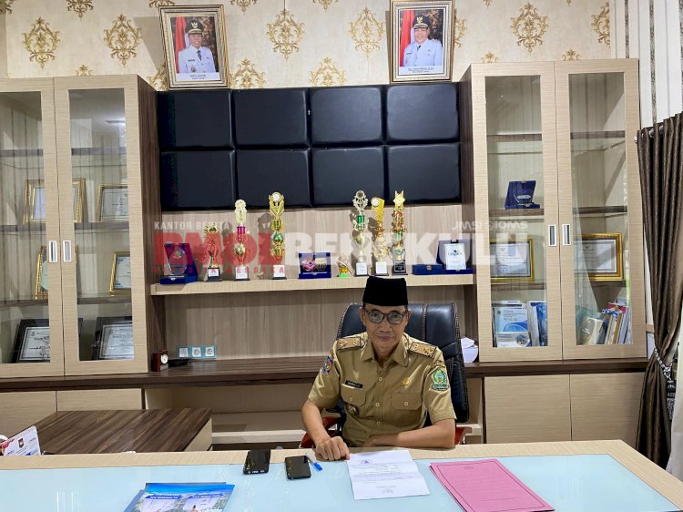 Plh Sekda Lebong, Mahmud Siam di ruang kerja barunya/RMOLBengkulu